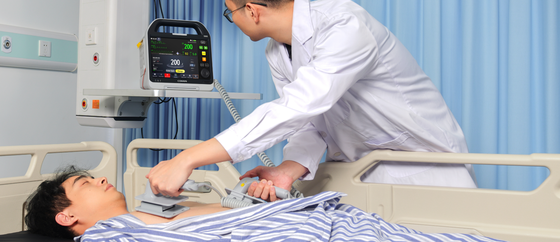 COMEN S80 Defibrillators
